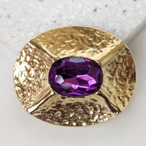 Vintage 1980s Modernist Style Textured Gold Tone Brooch w/ Purple Gem Center